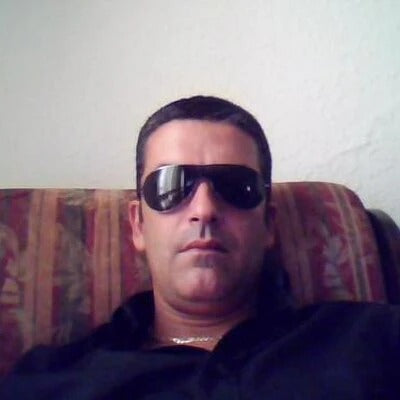 <em>Carlos C. 31 Años</em>